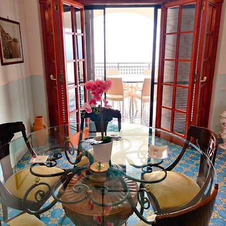 Casa La Scogliera Lejlighed Praiano Eksteriør billede